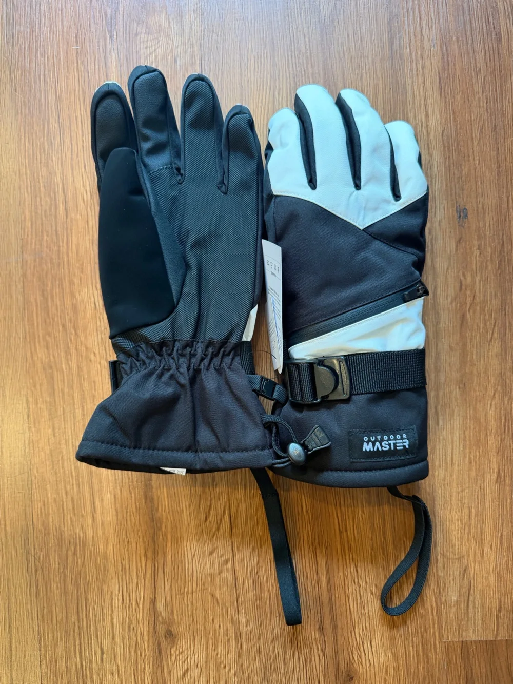 Outdoor Master Women’s Black and White Insulated Ski Gloves